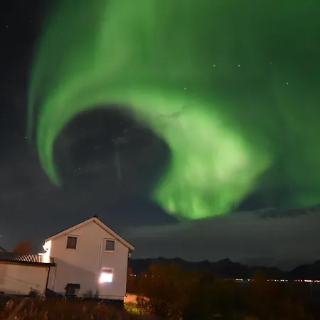 Cozy Small House With Amazing View Holiday home