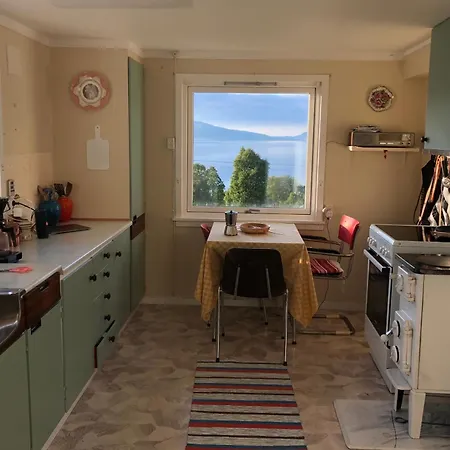 Cozy Small House With Amazing View * Hennes