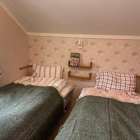 בית נופש Cozy Small House With Amazing View Hennes