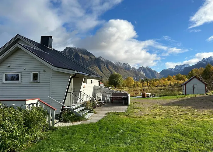 Дом отдыха Cozy Small House With Amazing View Hennes