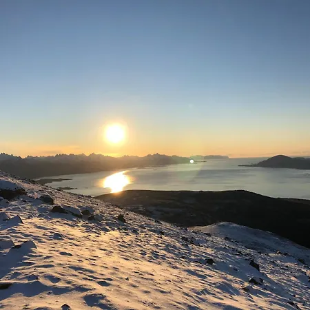 Cozy Small House With Amazing View 度假居 Hennes