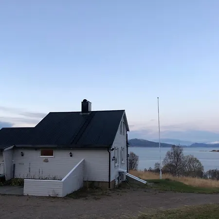 Cozy Small House With Amazing View 度假居 *