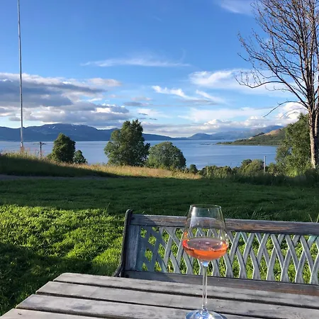 度假居 Cozy Small House With Amazing View Hennes