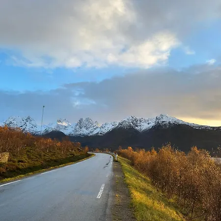 Cozy Small House With Amazing View 度假居 Hennes